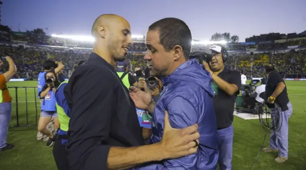 América enfrenta a Tigres.