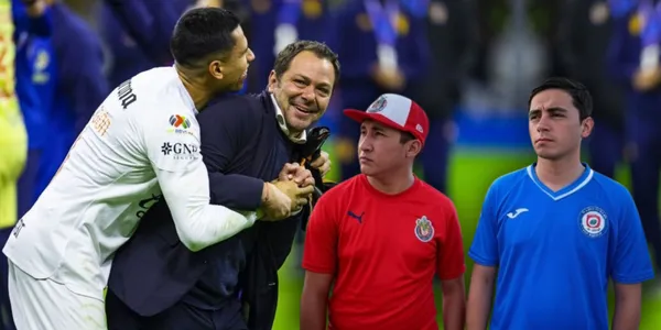 Festejo del título del Club América entre Luis Malagón y Santiago Baños / Foto: MEXSPORT