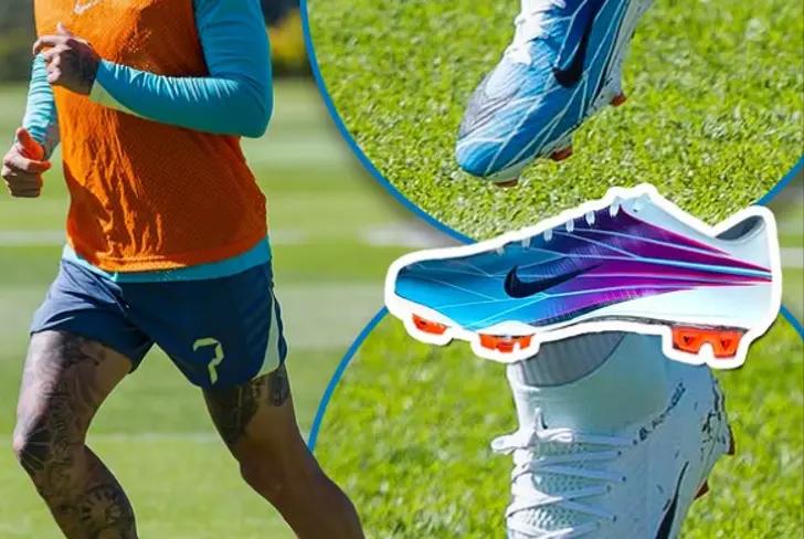 Brian Rodríguez y sus Mercurial Vapor Superfly II - Foto: Instagram (abcdefutbol)