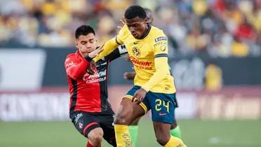 Javairo Dilrosun contra Atlas (foto: Club América) 