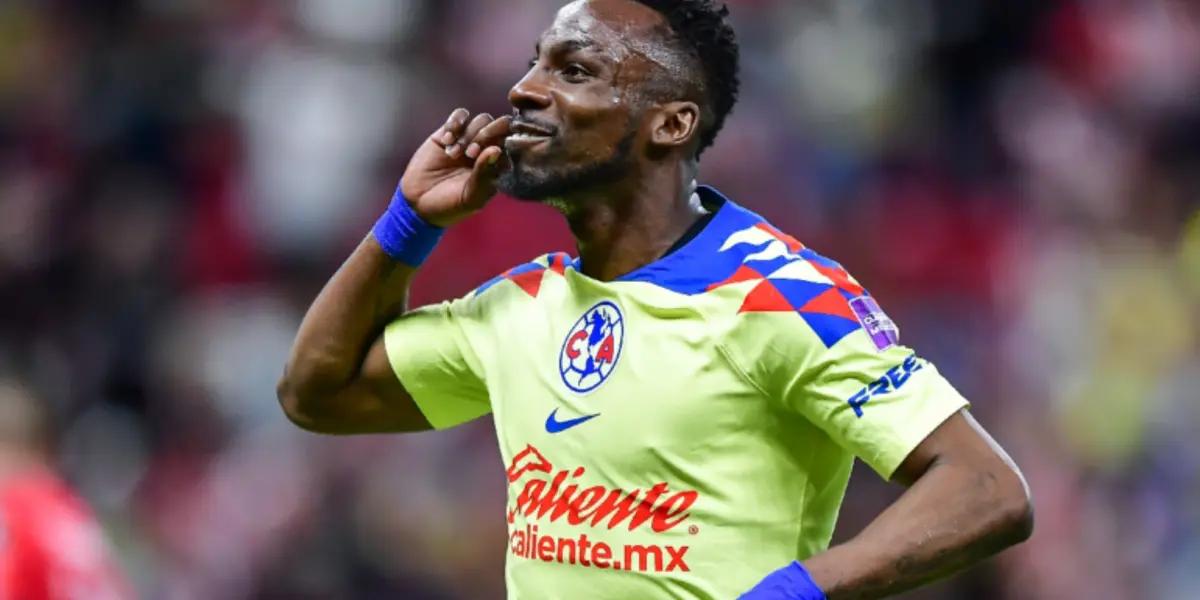 Julián Quiñones con camiseta del América