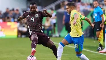 Julián Quiñones con México vs Brasil