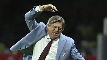 Miguel Herrera haciendo berrinche