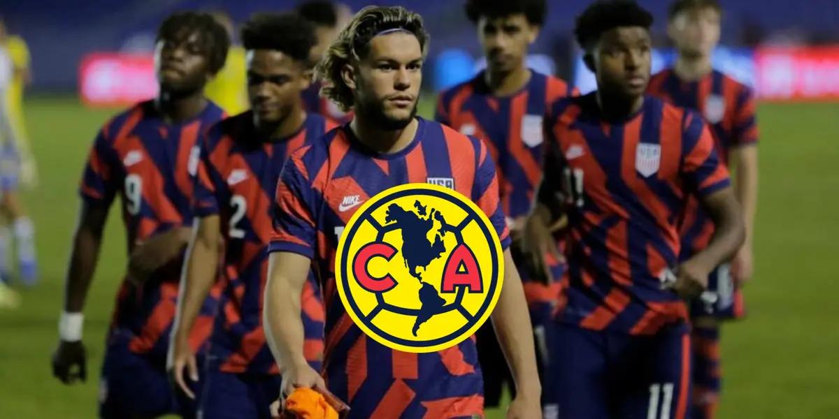 Selección Estados Unidos con escudo del América