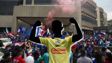 Afición de Cruz Azul fuera del hotel