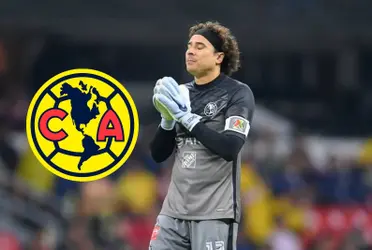 Guillermo Ochoa sorprende a todos y sale de cambio a los 30 minutos del partidos frente a Chelsea.