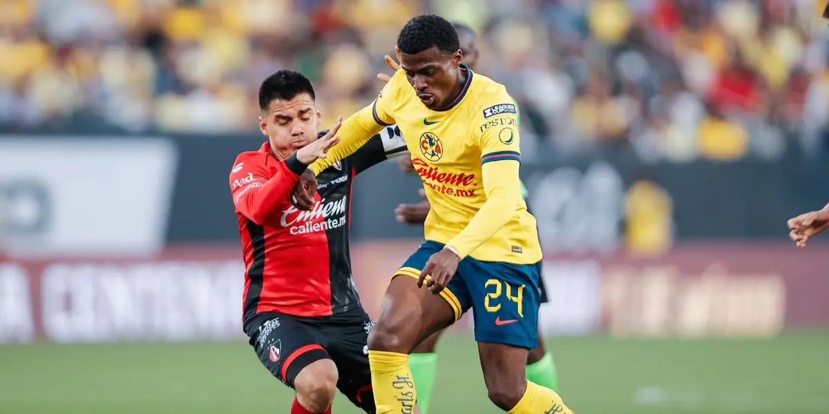 Javairo Dilrosun contra Atlas (foto: Club América) 