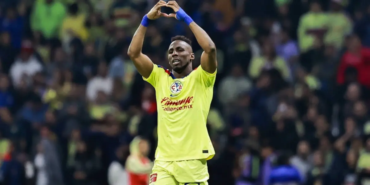 Julián Quiñones celebrando con América