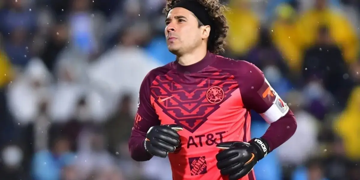 Pocos minutos para Ochoa contra Chelsea pero bastaron para brillar y que se revela su futuro