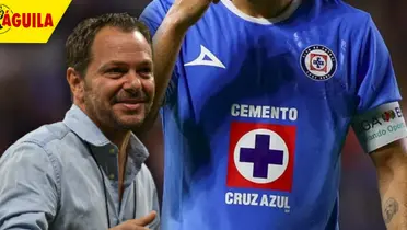 Santiago Baños y jugador del Cruz Azul (Fuente: MEXSPORT)